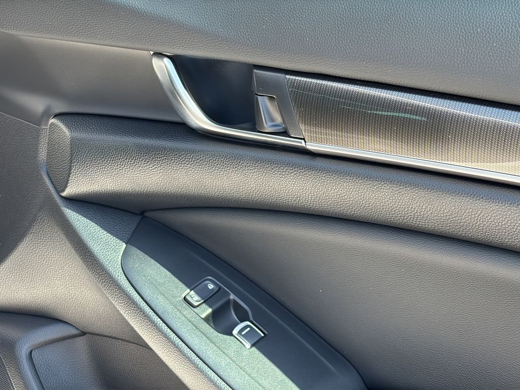 2022 Honda Accord Hybrid Sport - Photo 38