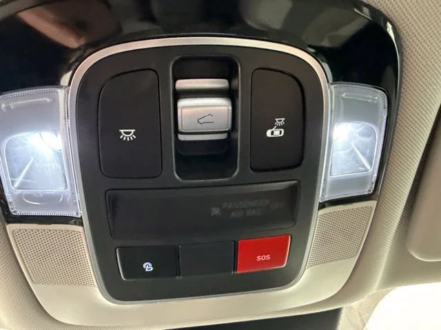 Used 2023 Silver Hyundai SEL image 24
