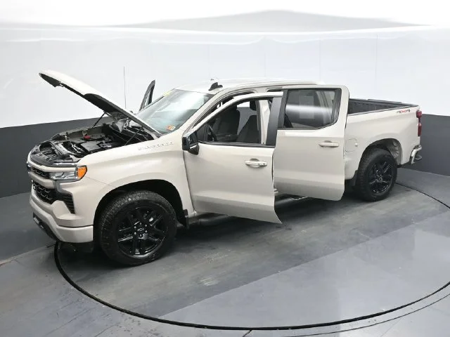 Used 2026 White Chevrolet RST image 28