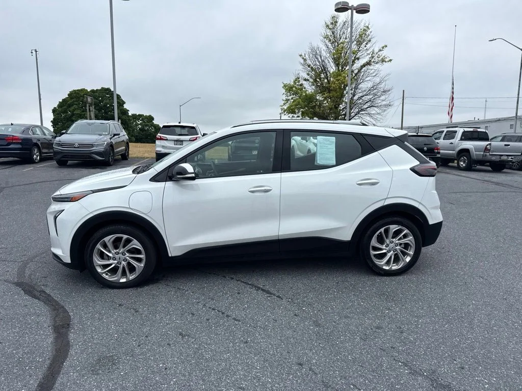 Used 2022 Summit White Chevrolet LT image 15