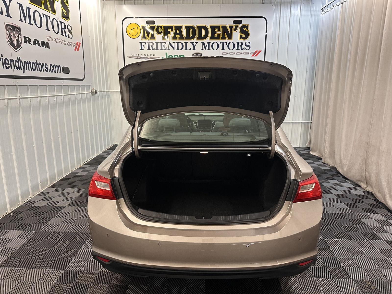 Used 2025 Mineral Gray Metallic Chevrolet LT image 31