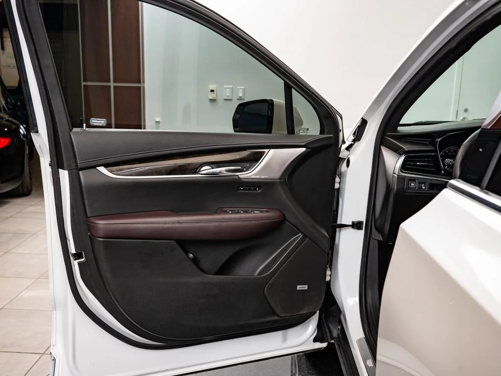 Used 2022 Crystal White Tricoat Cadillac Premium Luxury image 27