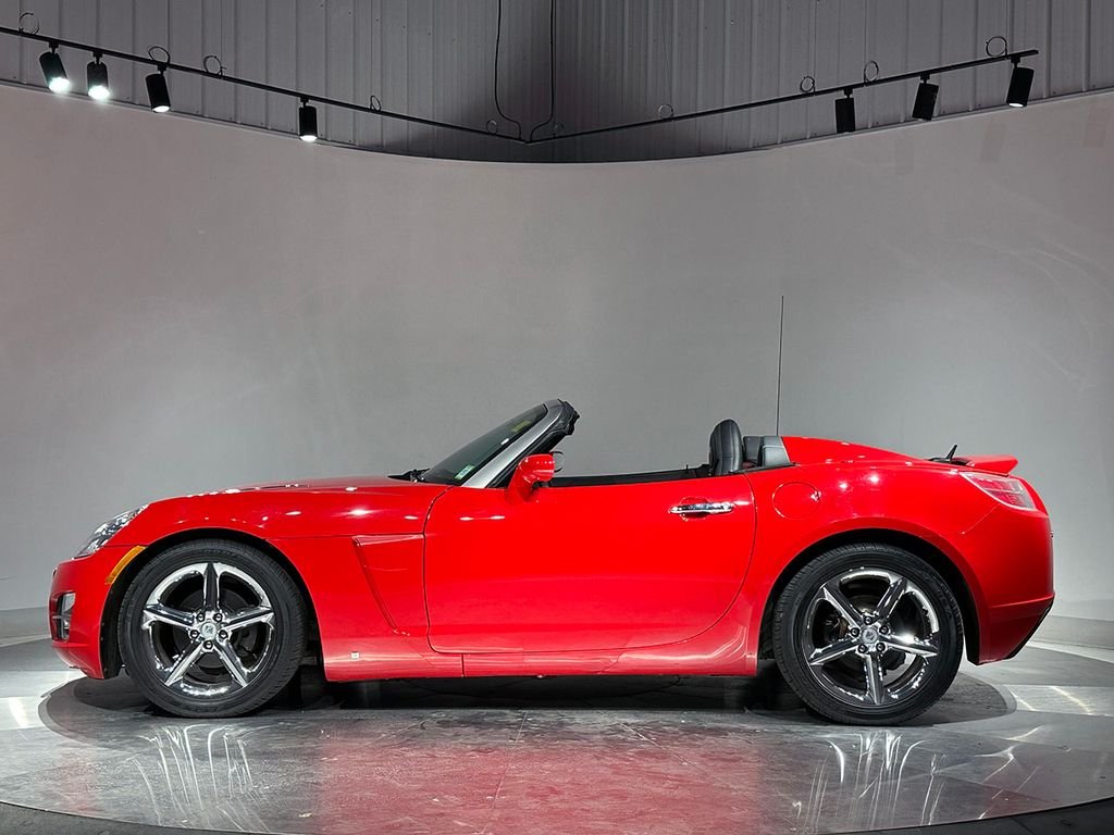 Used 2007 Red Saturn Base image 10
