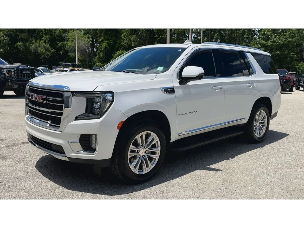 Certified Used 2022 White Frost Tricoat GMC SLT image 4