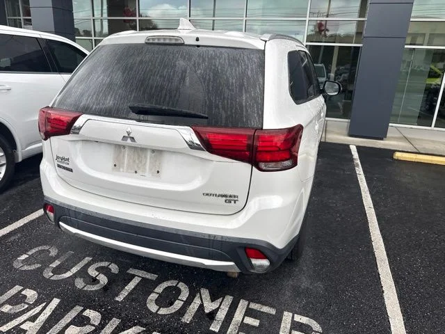 Used 2017  Mitsubishi GT image 7
