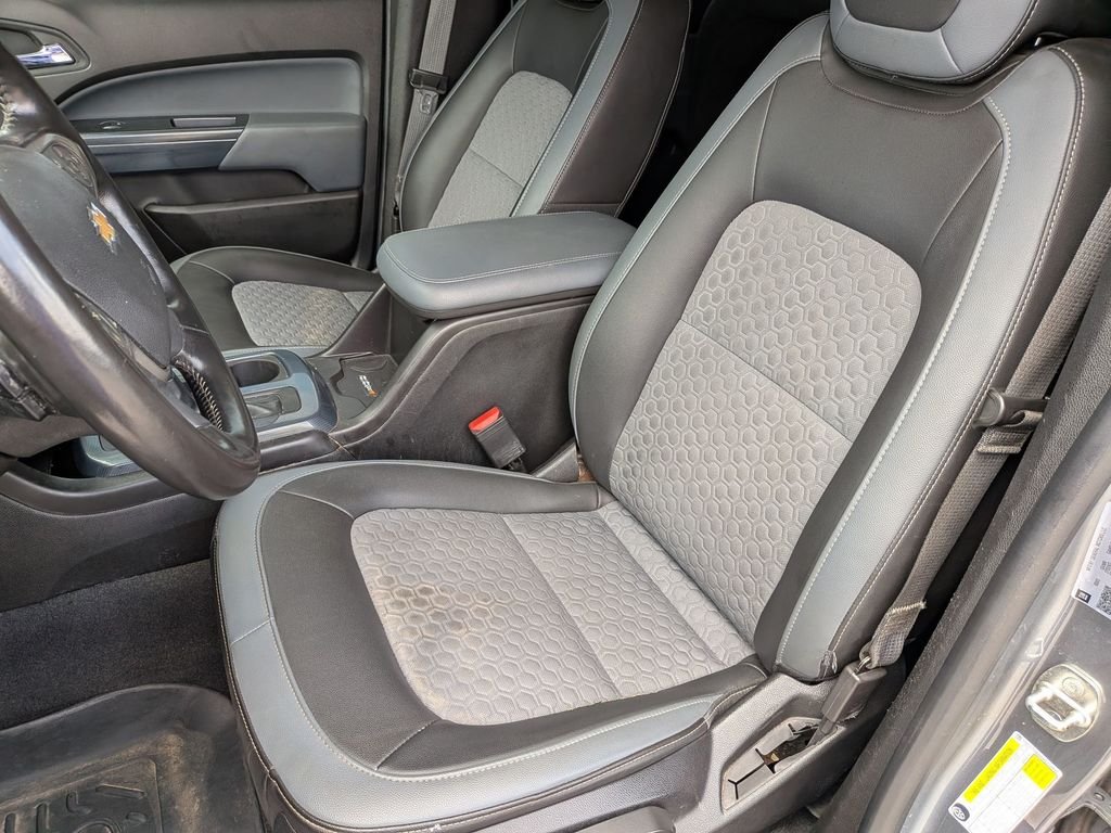 Used 2021 Gray Chevrolet Z71 image 14