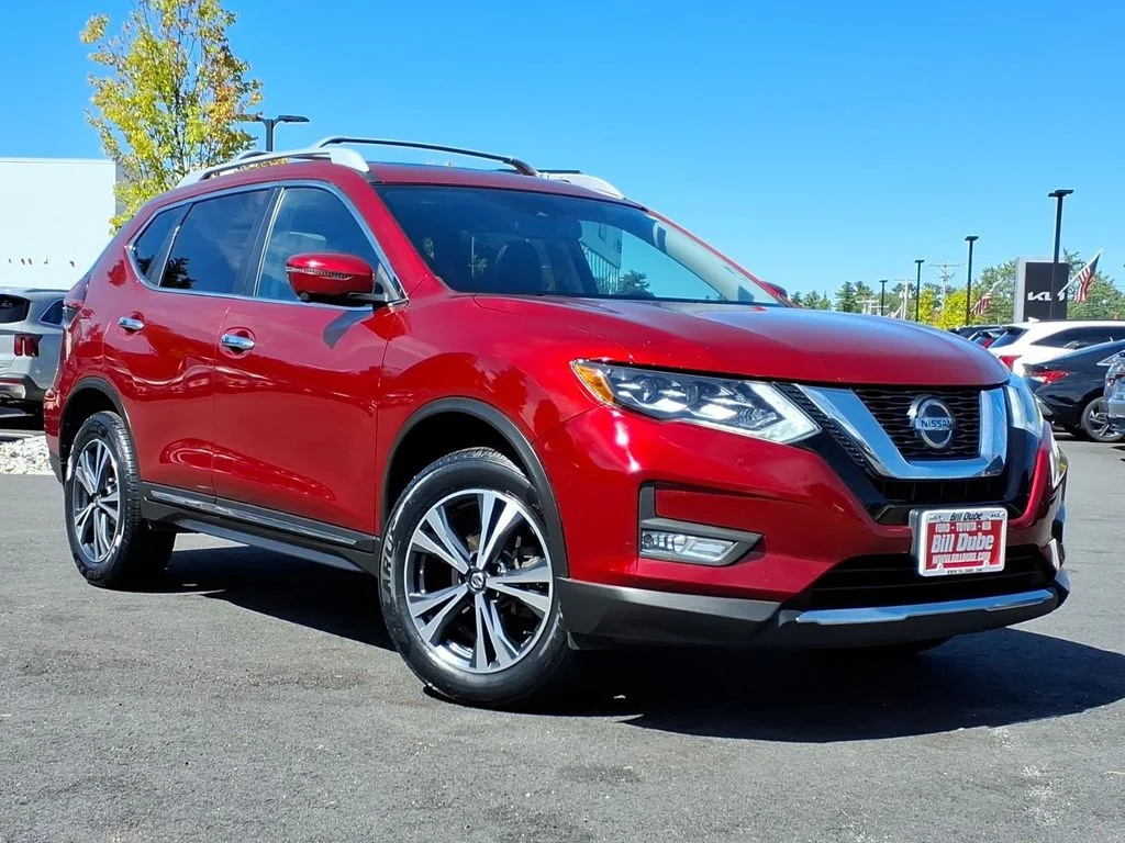 Used 2018 Red Nissan SL image 1