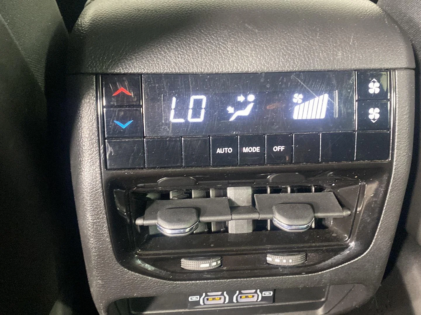 Used 2023 Bright White Clearcoat Jeep Laredo image 27