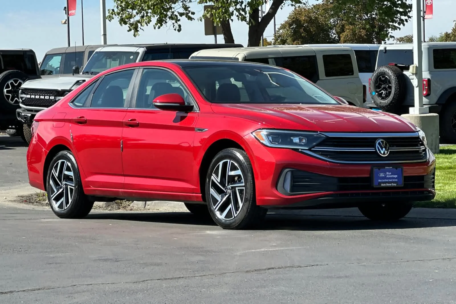 Certified Used 2024 Kings Red Volkswagen SEL image 9