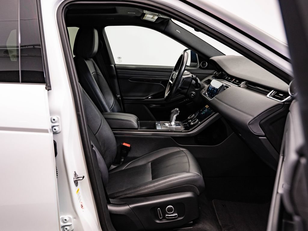 Used 2022 Fuji White Land Rover SE image 25