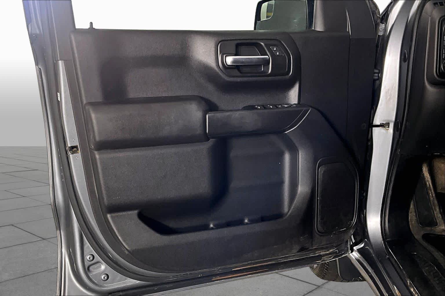 Used 2022 Satin Steel Metallic Chevrolet Custom image 19