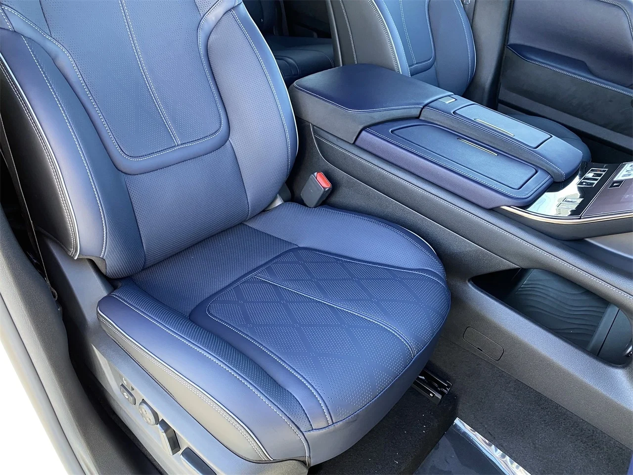 2026 INFINITI QX80 Sport - Photo 10