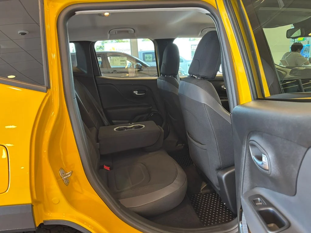 Used 2017 Yellow Jeep Latitude image 27
