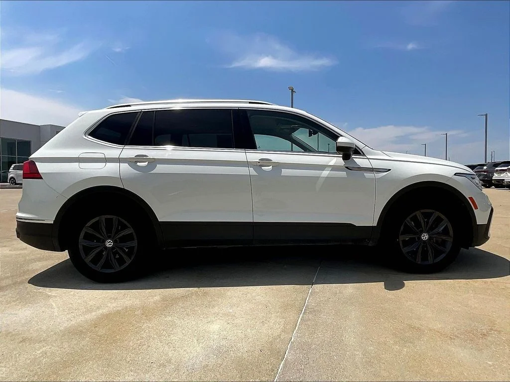 Used 2022 White Volkswagen 2.0T SE image 4