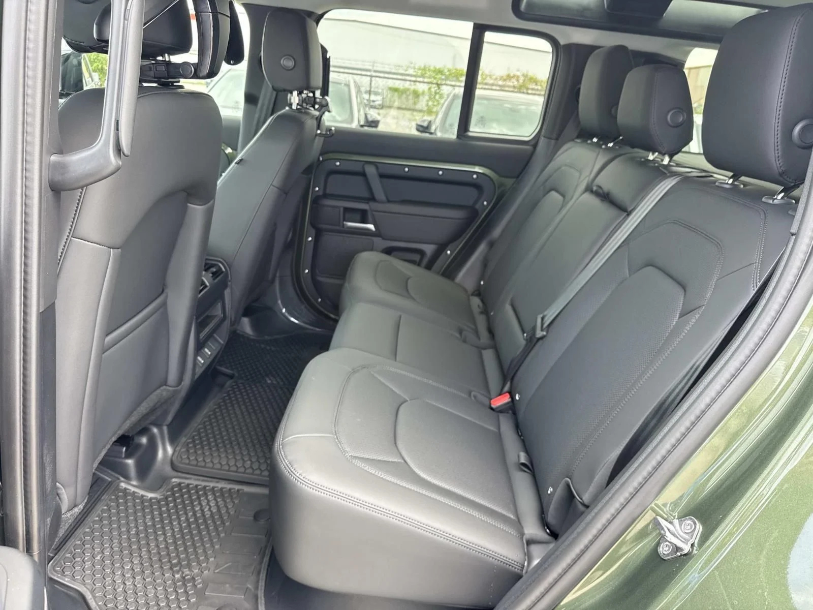 New  Green Land Rover S image 8