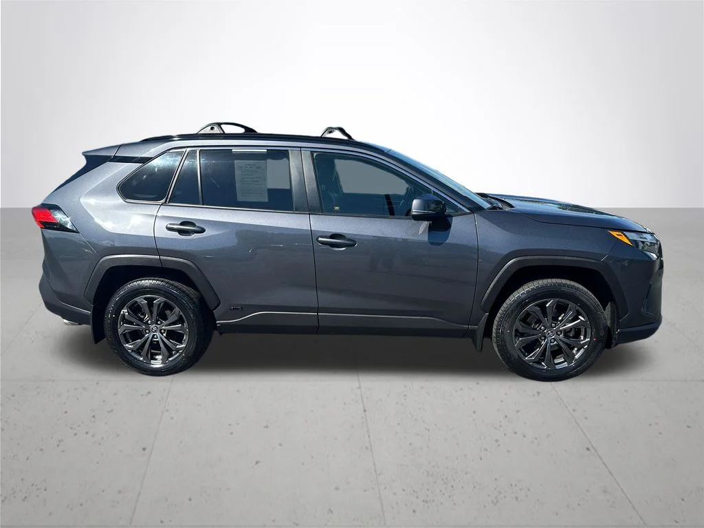 Used 2023 Gray Toyota XLE Premium image 6