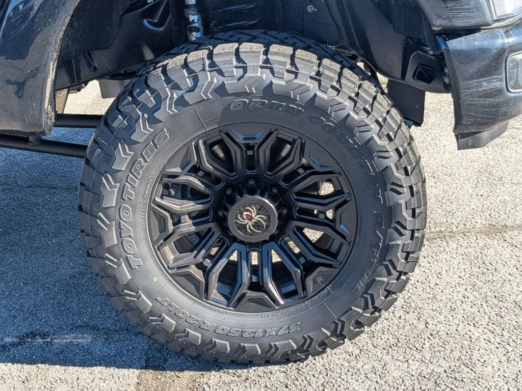 New 2026 Agate Black Metallic Ford XLT image 10