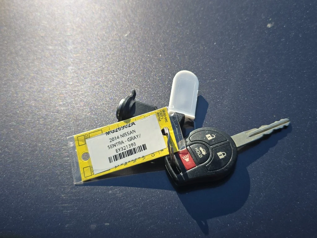 Used 2014 Gray Nissan SV image 24