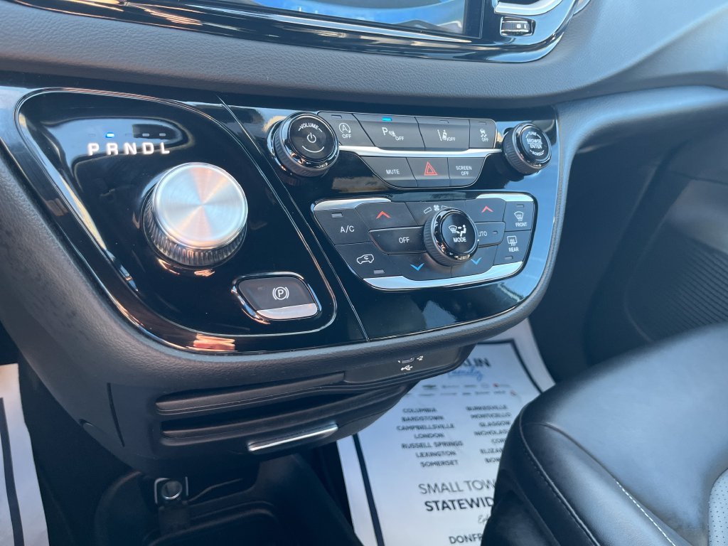 Used 2026 Silver Chrysler Select image 19