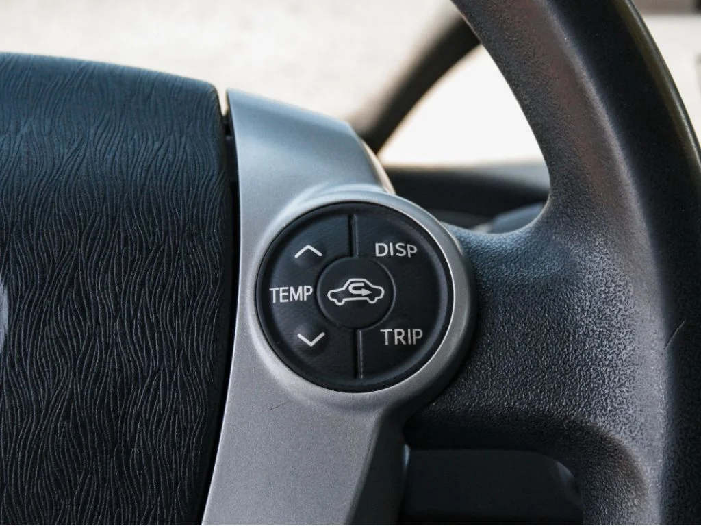 Used 2012 White Toyota One image 13