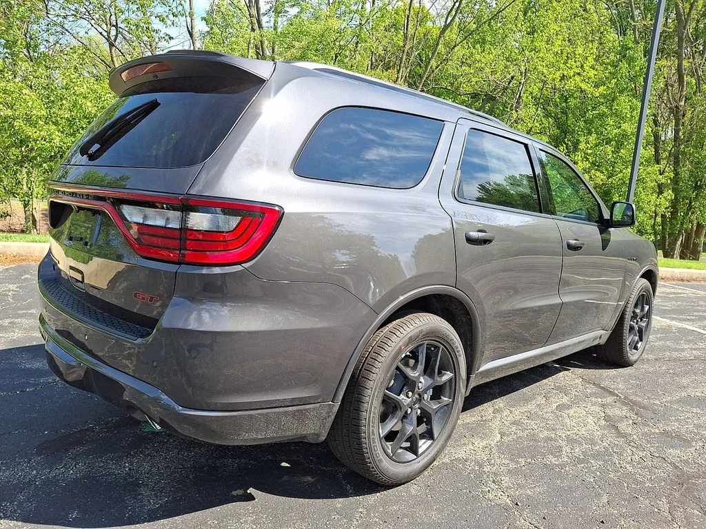 New 2026 Vapor Gray Exterior Paint Dodge GT Plus HEMI V8 image 4