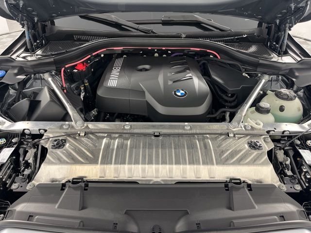 Used 2025 Skyscraper Grey Metallic BMW 30 xDrive image 9