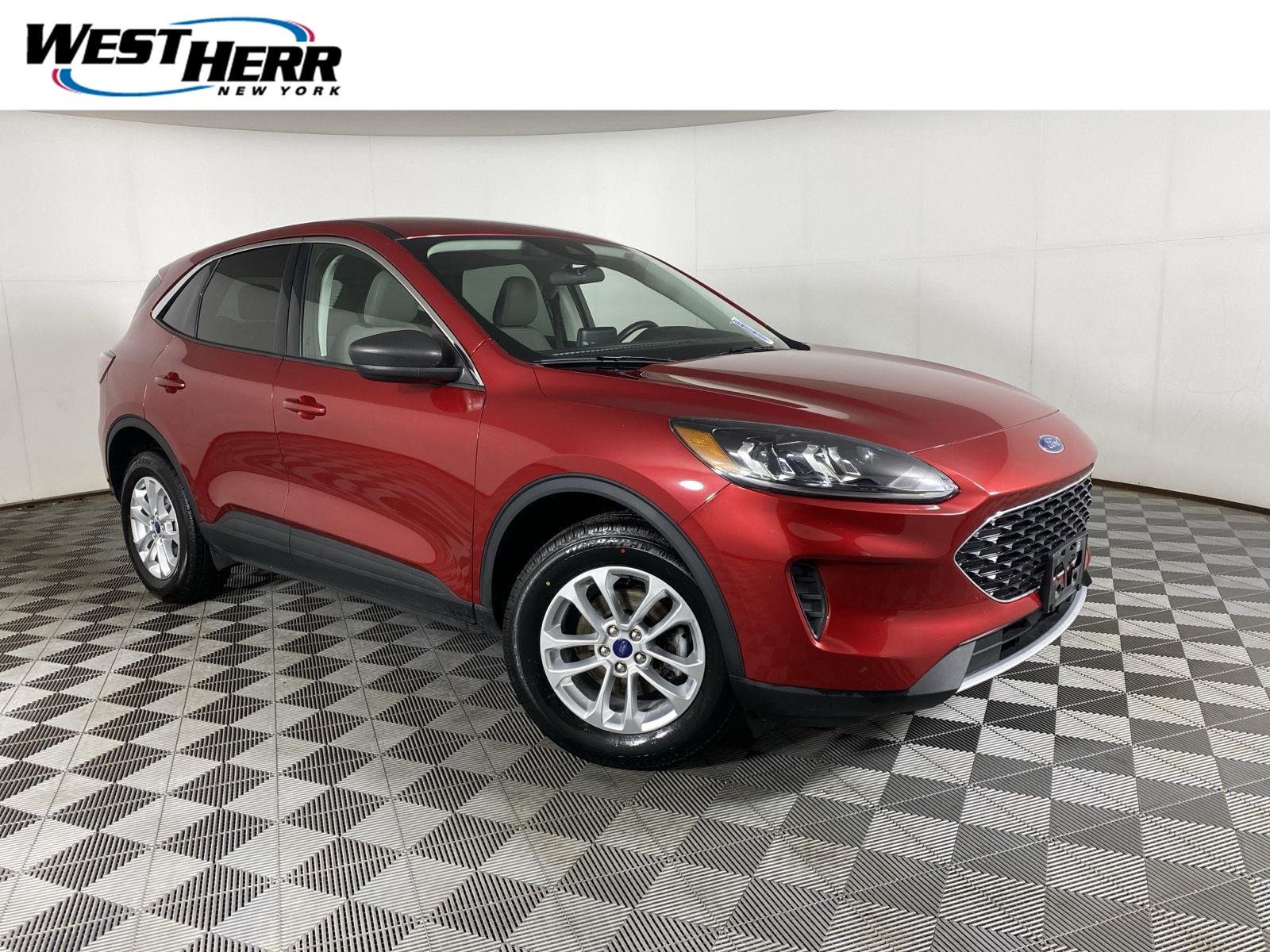 Used 2022 Rapid Red Metallic Tinted Clearcoat Ford  image 1