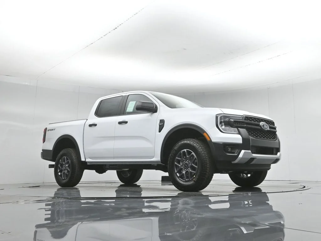 New 2026 Oxford White Ford XLT image 3
