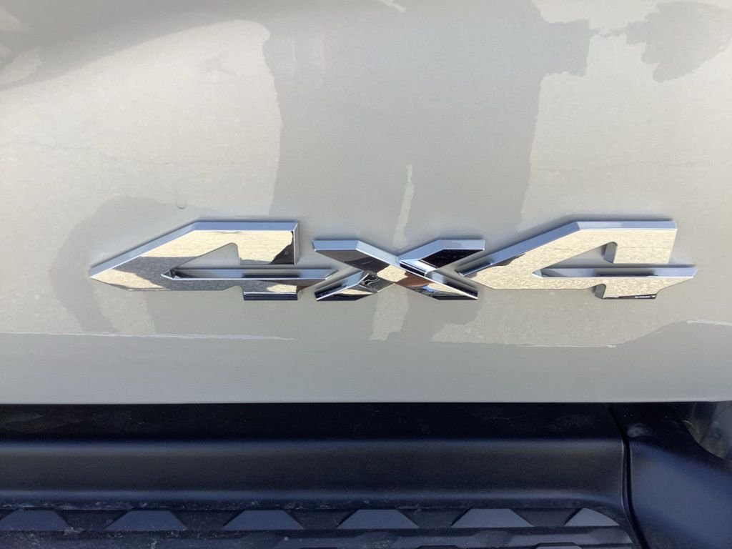 New 2026 Silver-Zynith Exterior Paint RAM Big Horn image 10