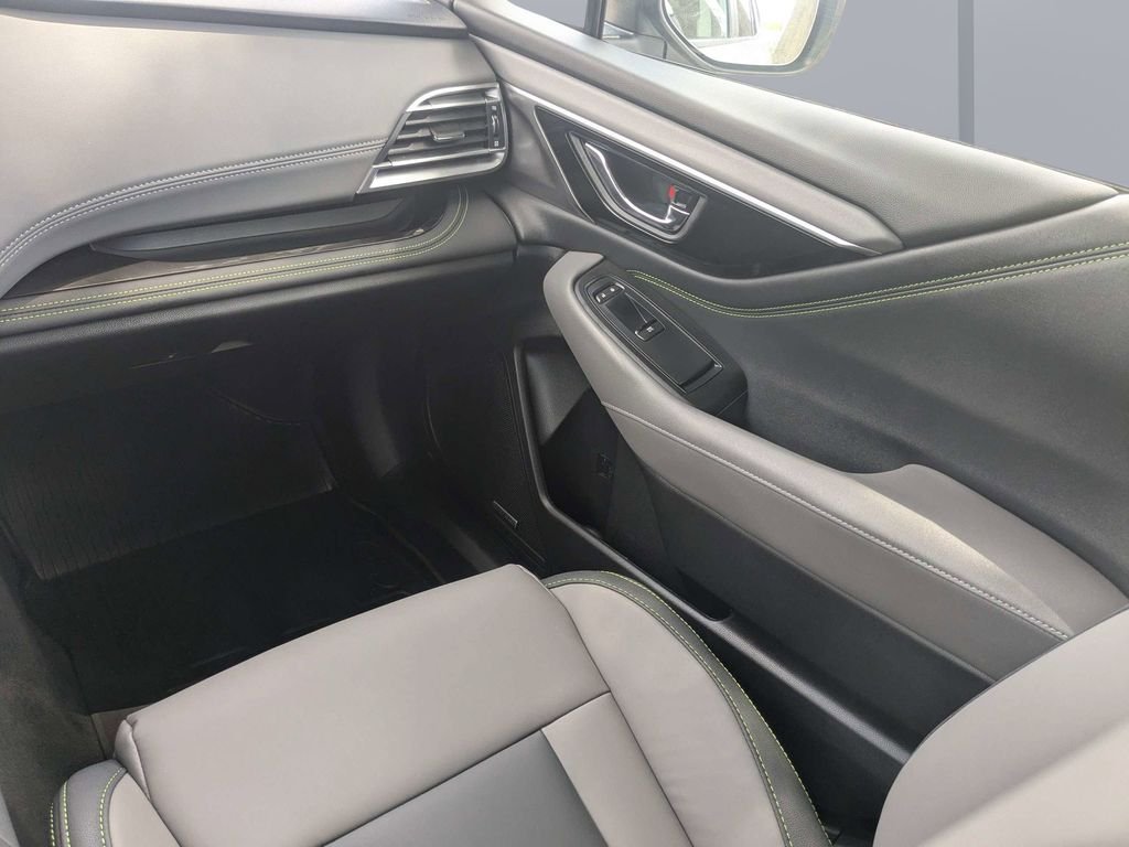 Used 2025 White Subaru Onyx Edition image 18