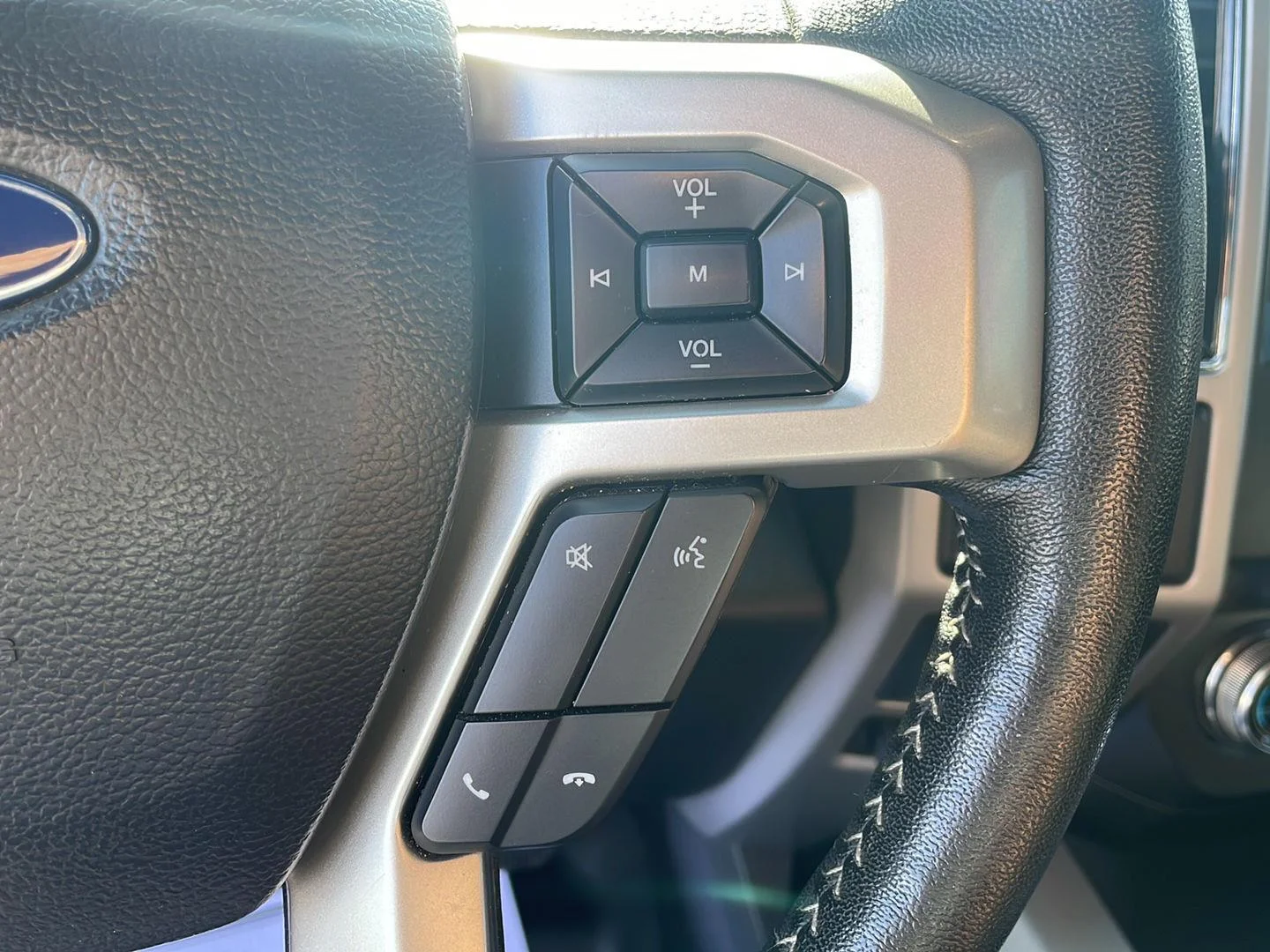 Certified Used 2020 Velocity Blue Ford LARIAT image 16