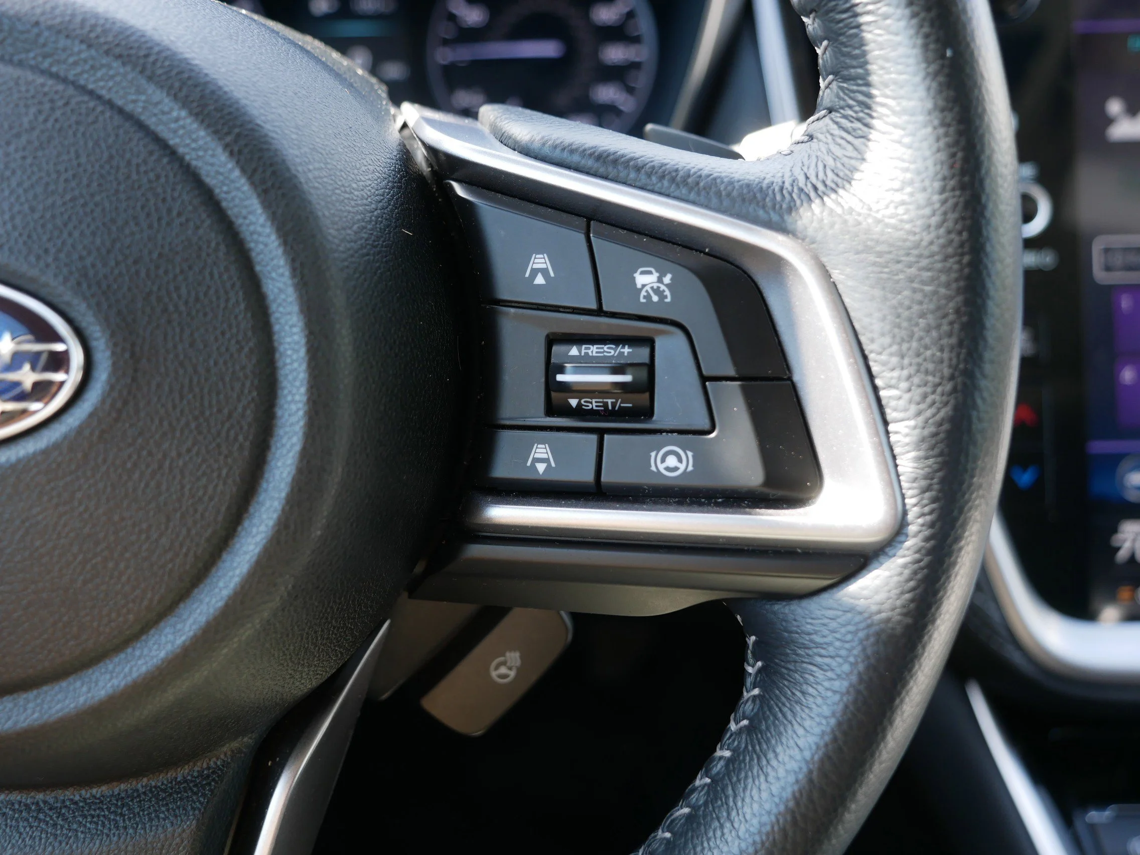 Used 2020 Crystal White Pearl Subaru Limited image 30
