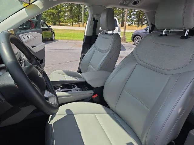 Used 2025 White Ford Active image 16