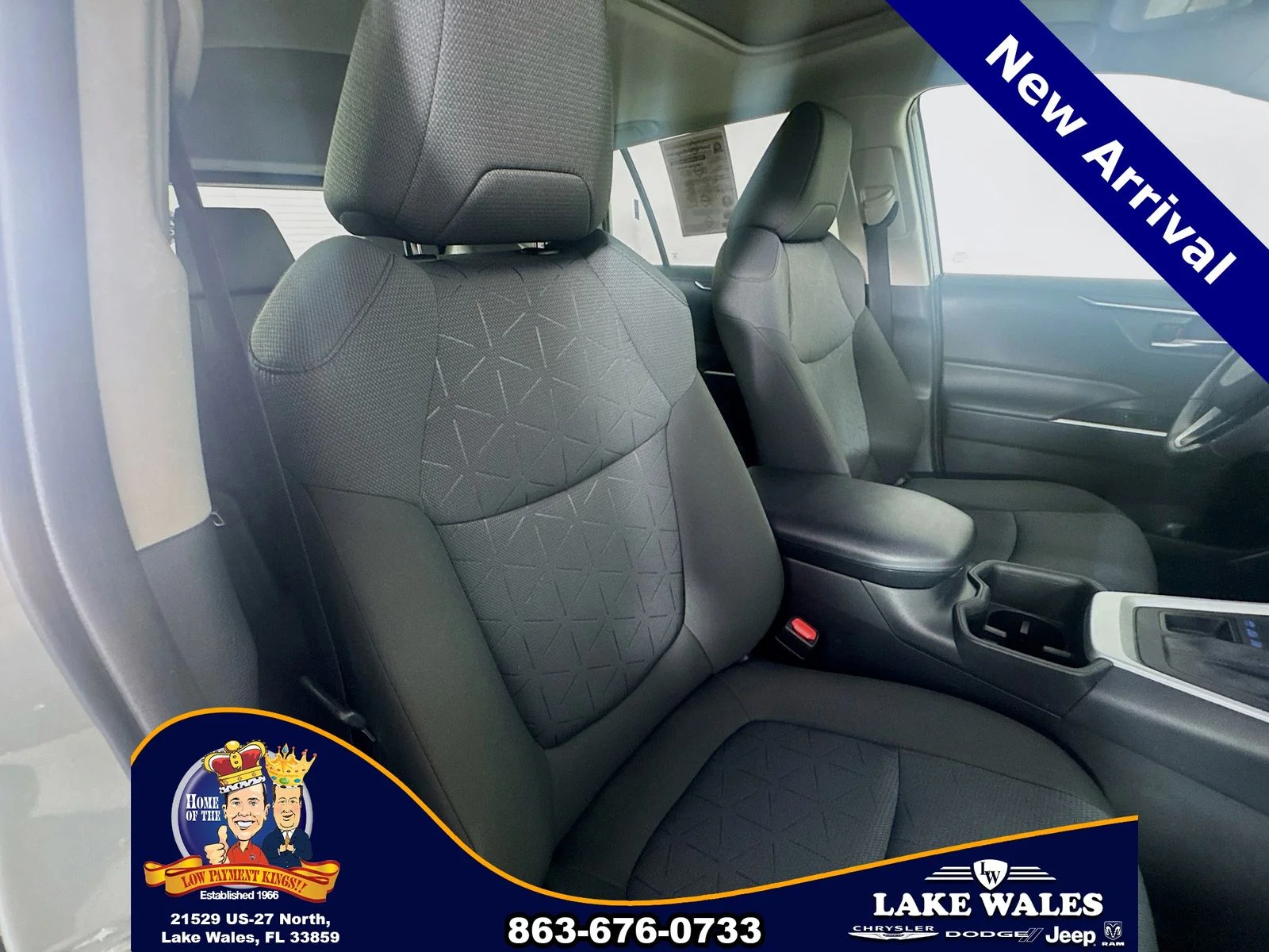 Certified Used 2022  Toyota XLE image 27