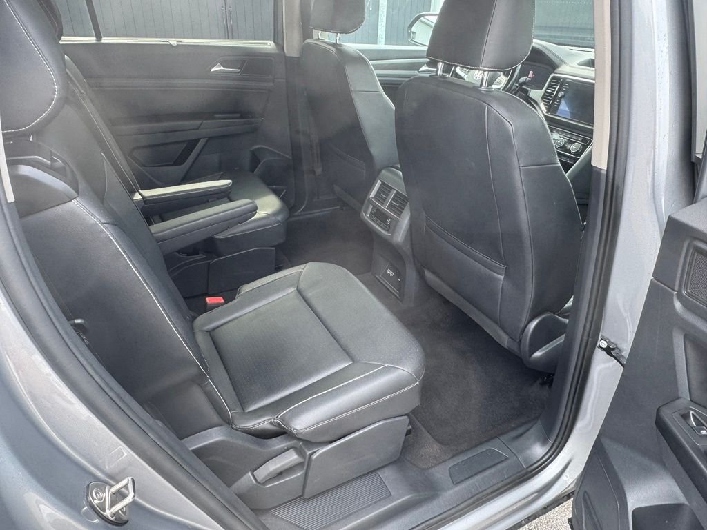 Used 2021 Silver Volkswagen 2.0T SEL image 24