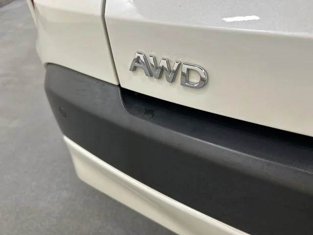 Used 2023 White INFINITI ESSENTIAL image 18