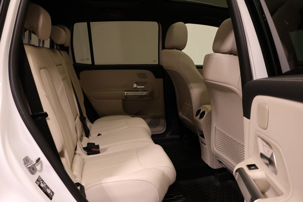 Used 2026 Night Black Mercedes-Benz GLB 250 image 54