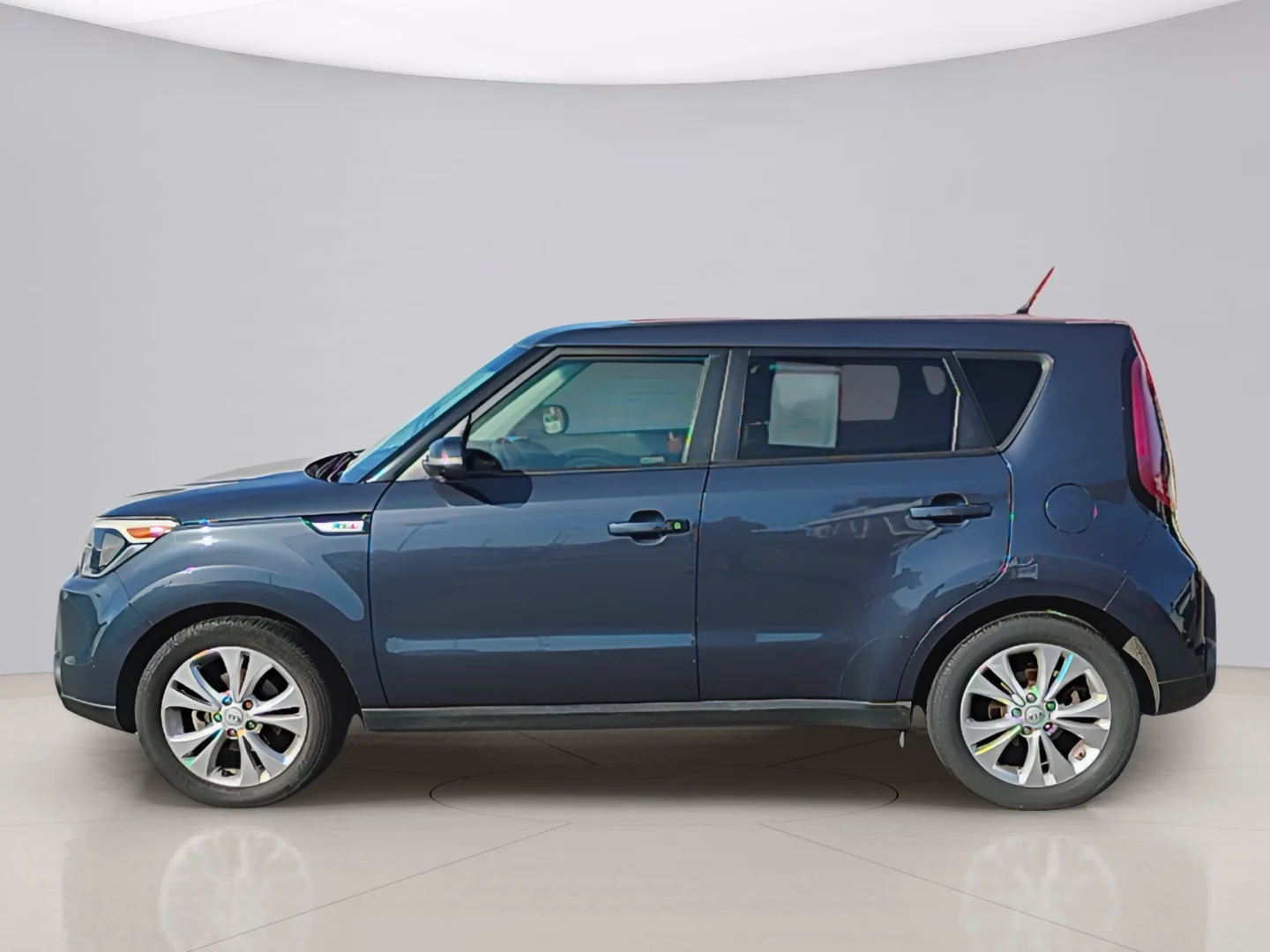 Used 2014 Blue Kia GLS+ image 8