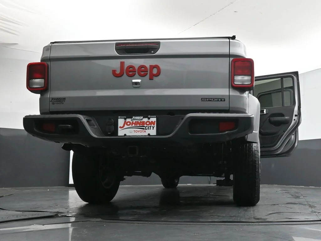 Used 2020 Silver Jeep Sport image 43