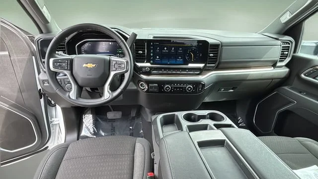 Used 2025 Summit White Chevrolet LT image 16