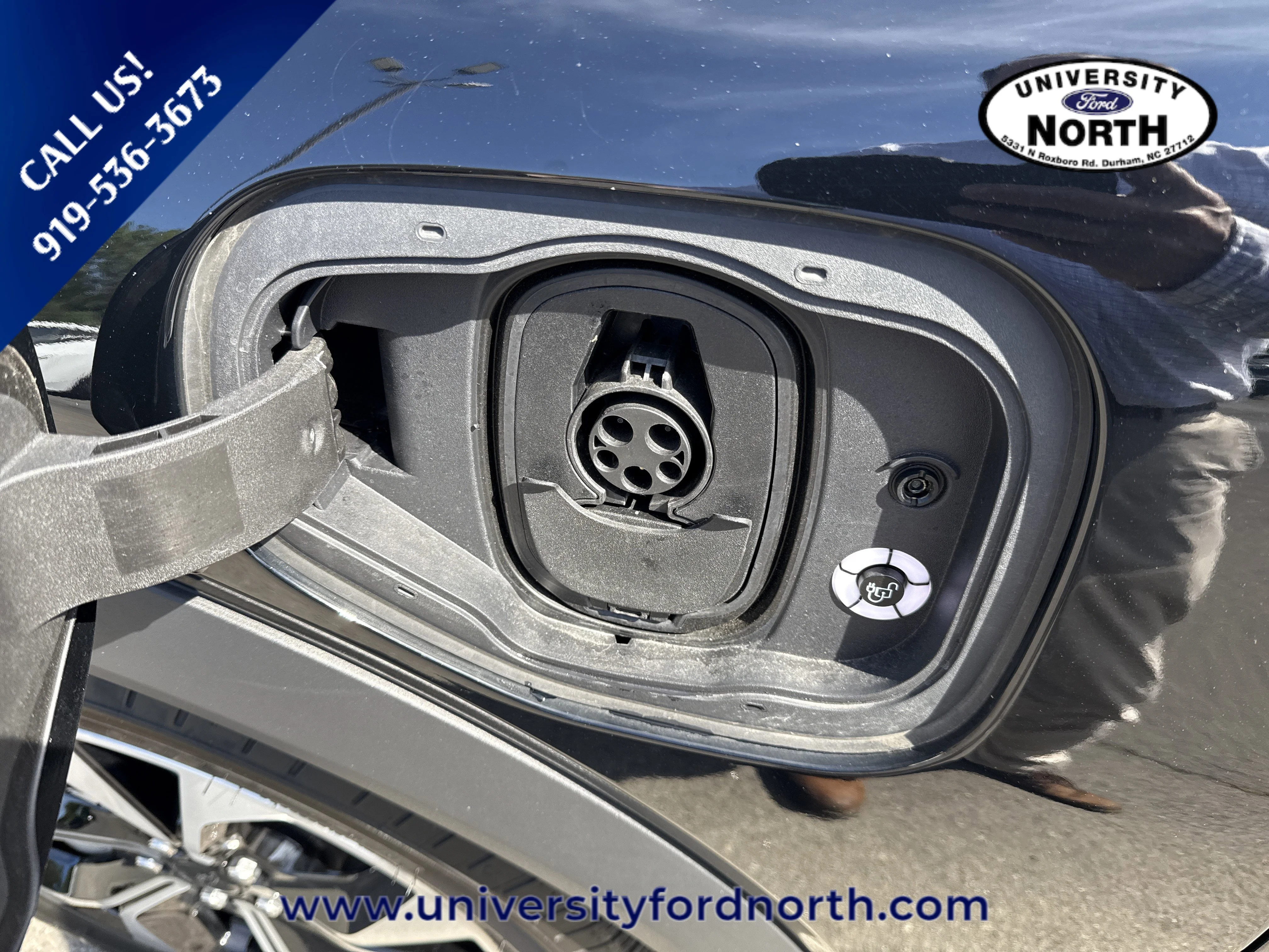 Used 2025 Shadow Black Ford Select image 10