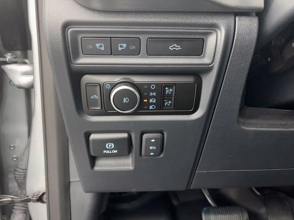 Used 2023 Silver Ford Lariat image 29