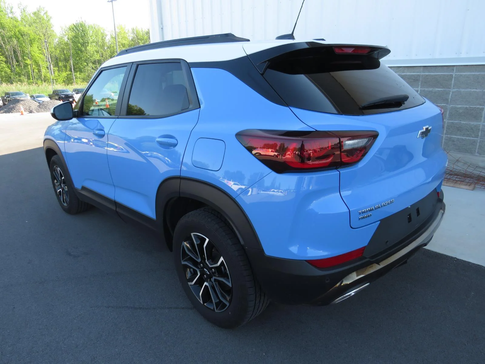 Used 2024 Fountain Blue Chevrolet ACTIV image 18