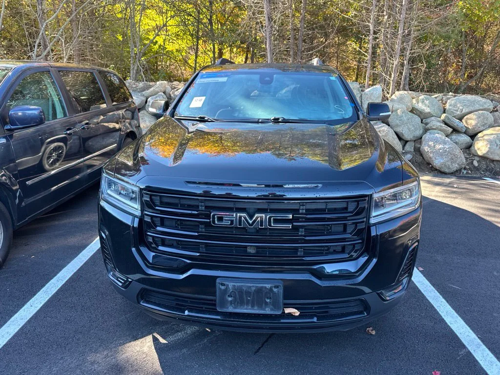 Used 2023 Ebony Twilight Metallic GMC SLE image 2