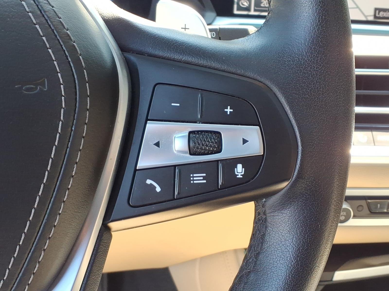 Used 2022 Black BMW xDrive40i image 13
