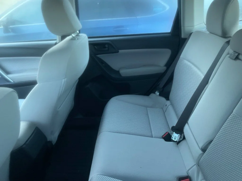 Used 2018 Blue Subaru 2.5i Premium image 9