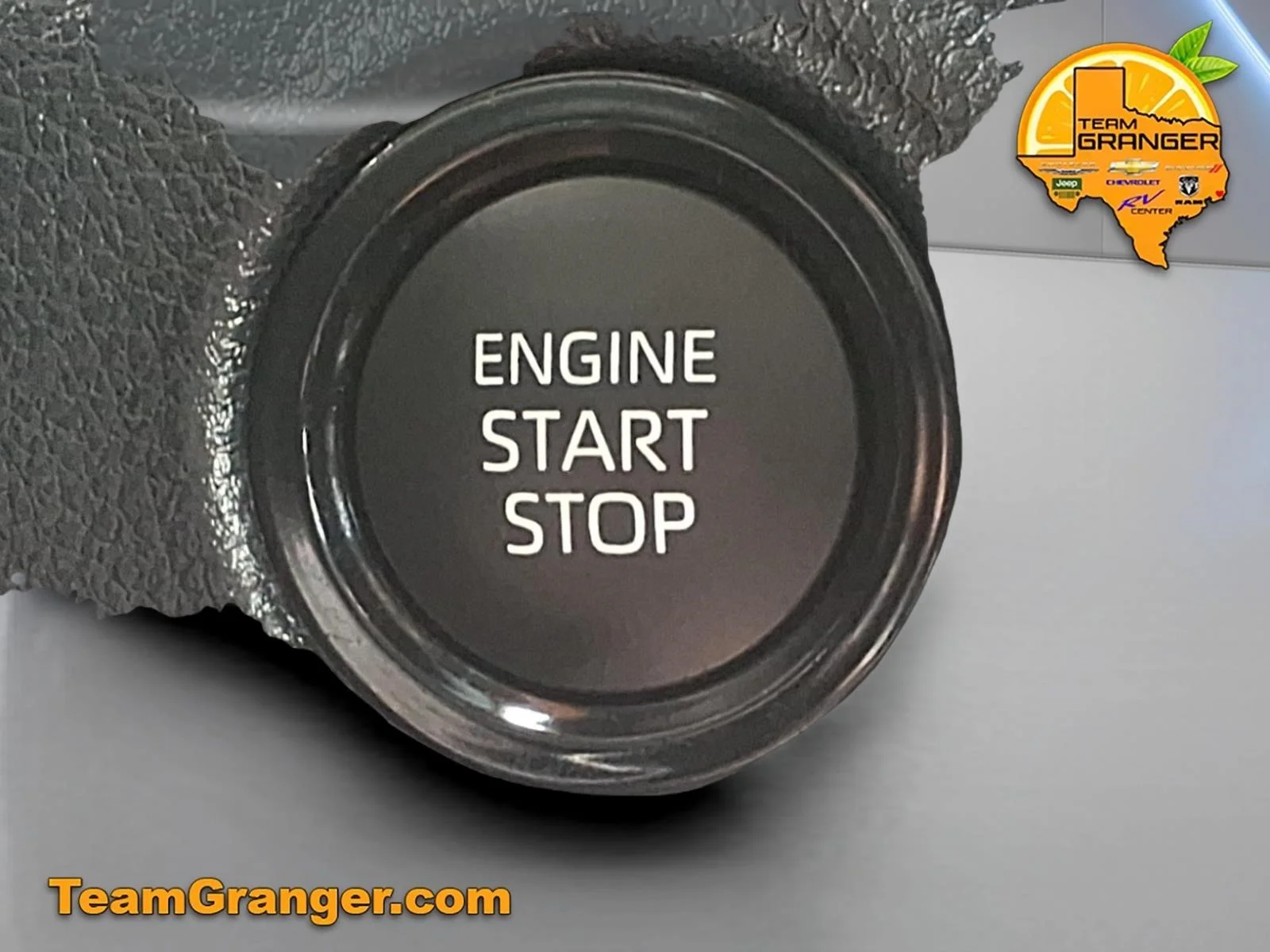 Used 2025 White Toyota SR5 image 18