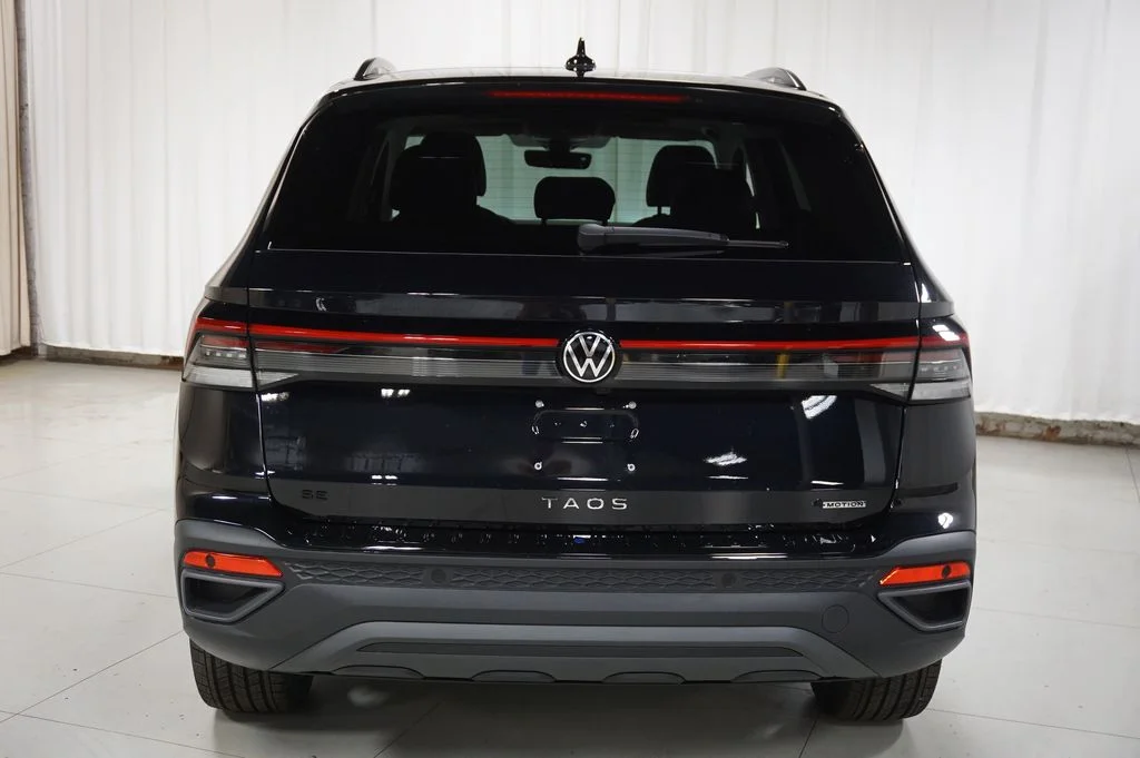 New 2026 Deep Black Volkswagen 1.5T SE Black image 6
