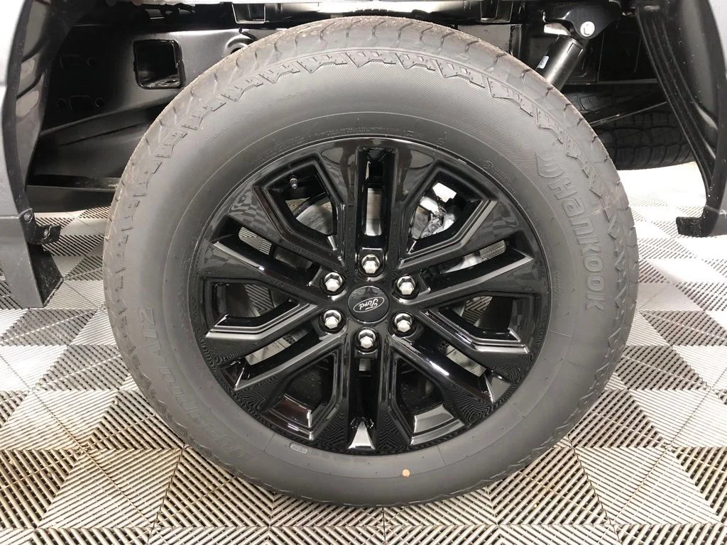 New 2026 Gray Ford Lariat image 19