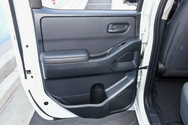 Used 2022 White Nissan S image 15